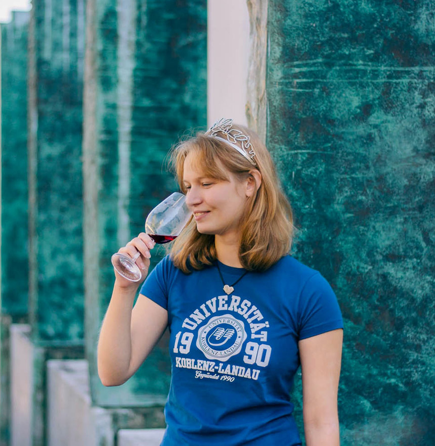 Anna II. ist die 31.Weinprinzessin der Stadt Landau. Foto: Lisa Braun