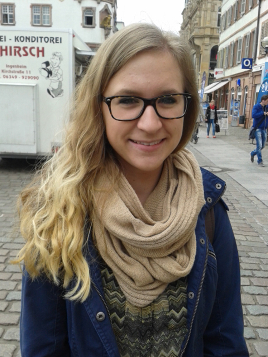 Alisa Hofmann (20), Lehramt Deutsch und Englisch. Foto: Lisa Leyerer